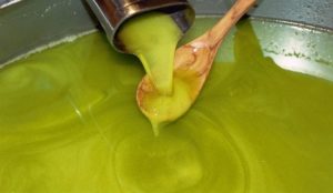 Olivenoel Produktion